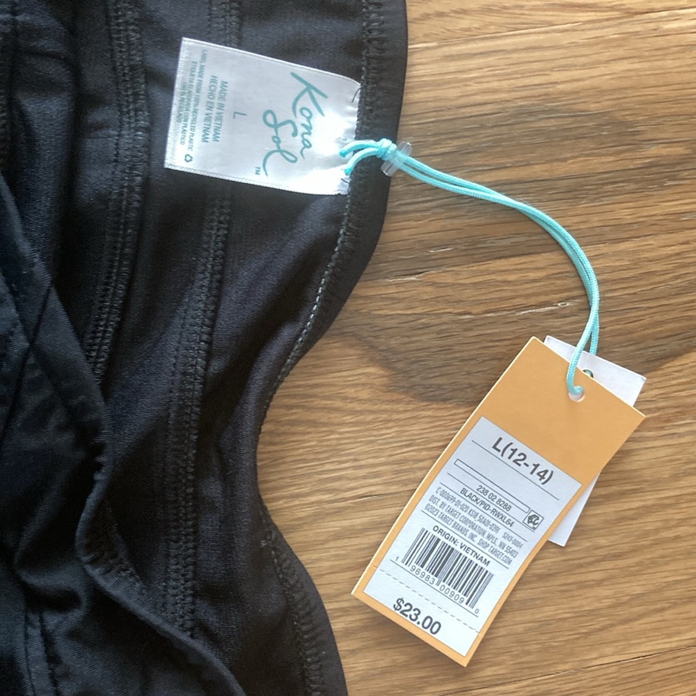 NWT - Women’s black swim shorts. - Picture 3 of 5